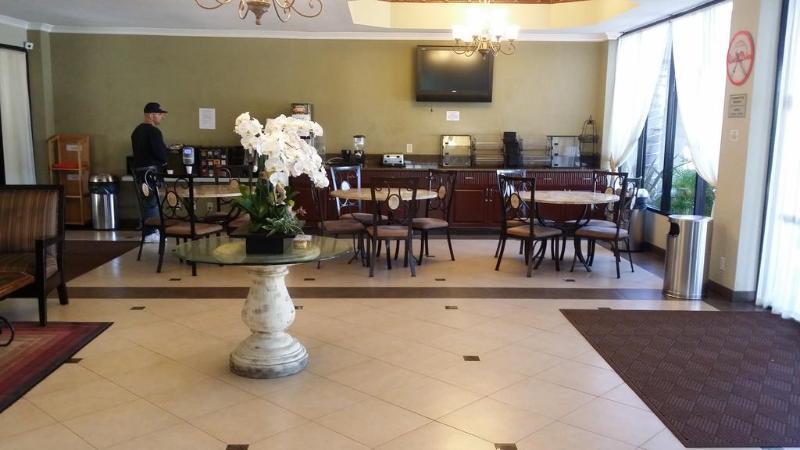 Howard Johnson By Wyndham Reseda Hotel & Suites 로스앤젤레스 외부 사진