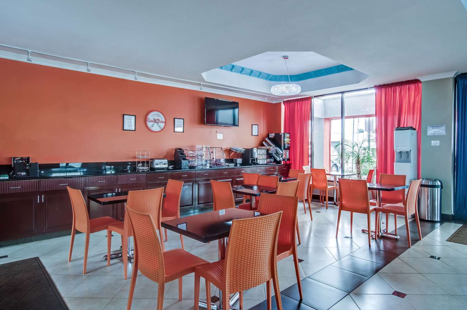 Howard Johnson By Wyndham Reseda Hotel & Suites 로스앤젤레스 외부 사진