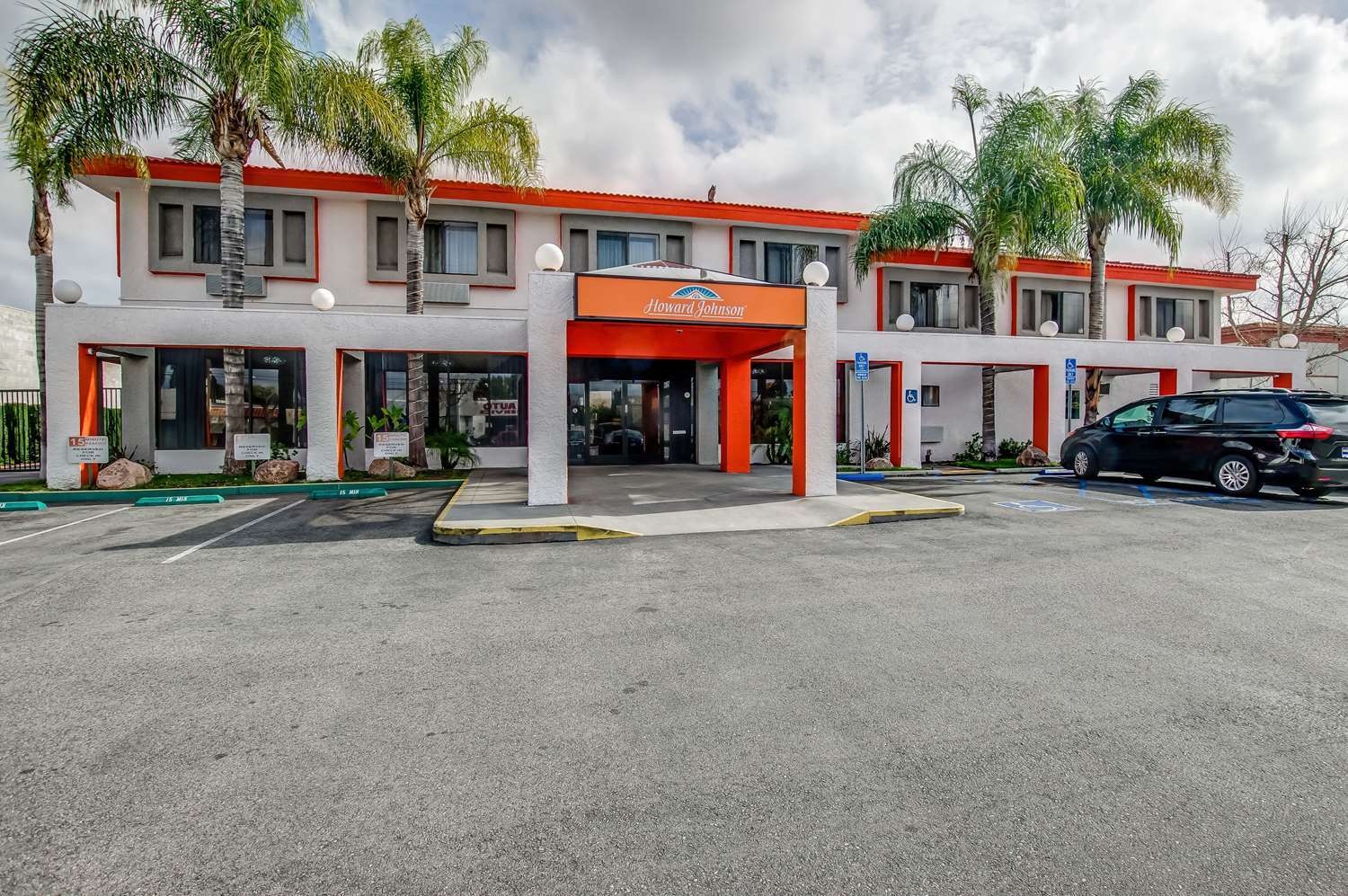Howard Johnson By Wyndham Reseda Hotel & Suites 로스앤젤레스 외부 사진