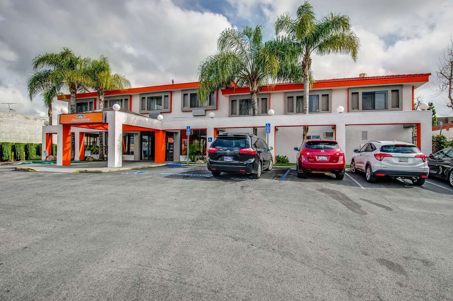 Howard Johnson By Wyndham Reseda Hotel & Suites 로스앤젤레스 외부 사진